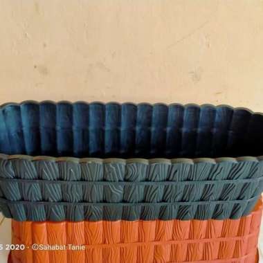 Pot Panjang 70cm Hitam