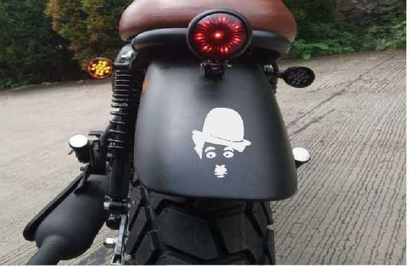 Stiker Charlie Chaplin Skin Laptop Helm HP Spakbor Dasbor Motor Mobil Hitam