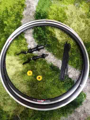 WHEELSET ROADBIKE 700C RIMBRAKE 32 HOLE VELG STRUMMER RACE HUB STRUMMER HR200