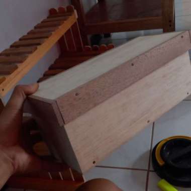 kotak sarang lebah klanceng