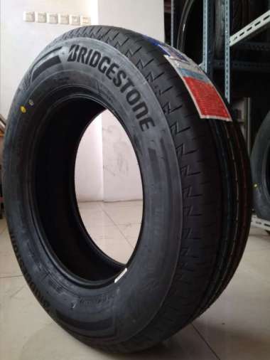 Bridgestone Turanza size 195/65 R15 - Ban Mobil Luxio Stream