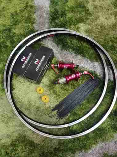 WHEELSET SEPEDA MTB 26 INCH DISCBRAKE VELG ARAYA TM 620 HUB STRUMMER 350