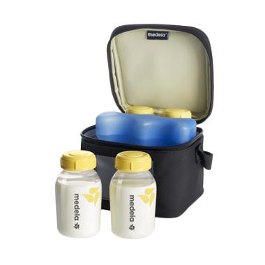 Medela Cooler Bag with 4 breastmilk bottles & 1 Coolling element