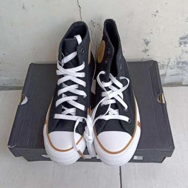 sepatu converse chuck taylor