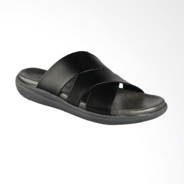 Yongki Komaladi Sandal Pria - Black [TOS42380011]