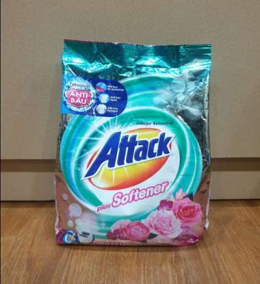Attack Deterjen Konsentrat Plus Softener Deterjen Bubuk 1.2 Kg