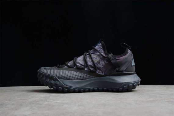 nike acg sneakers womens