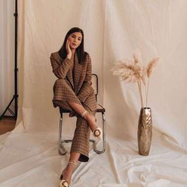 Kain Foto Kain Background Foto Aesthetic Vintage Kain Putih Di Atas 4 M 450x240 Ginger