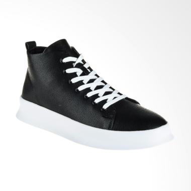 Papercut Men Chelsea Casual Shoes Sepatu Pria - Black [080]