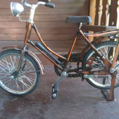 Miniatur Sepeda Onthel Cewek / Miniatur Sepeda Jawa - Sepeda Onthel