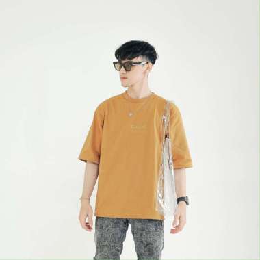 no_brand_kaos_pria_oversized_t 