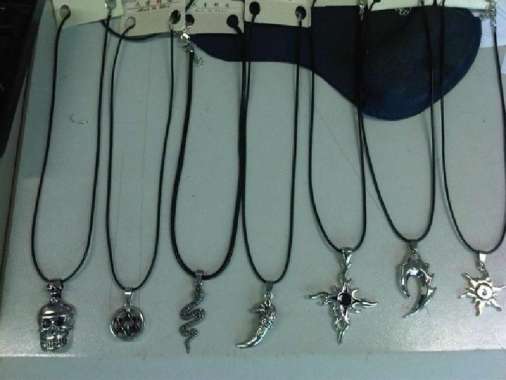 Kalung Titanium