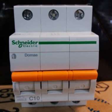 SCHNEIDER NEW DOMAE MCB 3Phase C10 / 10A Putih