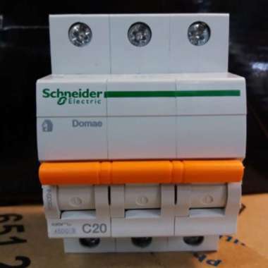 SCHNEIDER NEW DOMAE MCB 3Phase C20 / 20A Putih