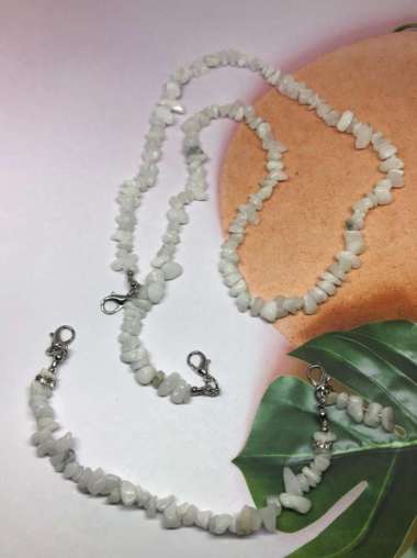 1 Set White Onyx Kalung dan Konektor Masker