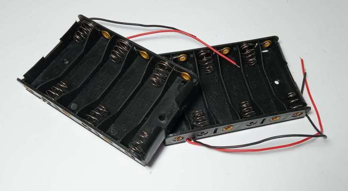 CUCI GUDANG BATERAI HOLDER 6 SLOT