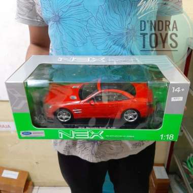 Diecast Miniatur Mobil Mercedes-Benz SL500 DieCast Welly Nex 1:18 - Merah