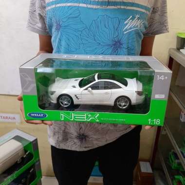 Diecast Miniatur Mobil Mercedes-Benz SL500 DieCast Welly Nex 1:18 - PUTIH