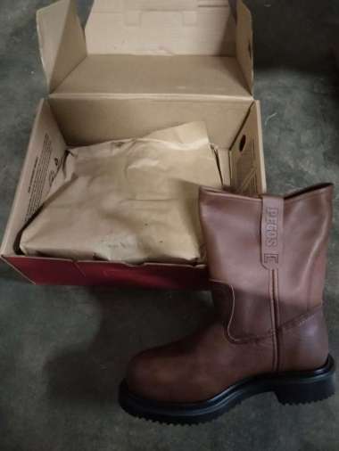 red wing pull on work boots