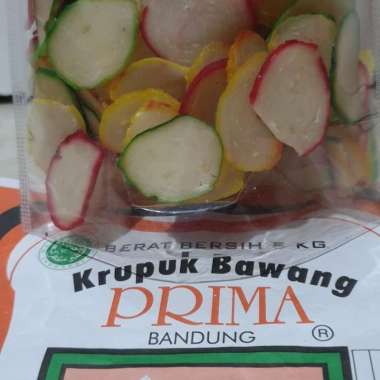 Kerupuk bawang/Kerupuk warna warni prima 250gram.
