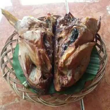 Frozen Kepala Ikan Manyung Asap Khas Jawa Tengah Ndas Iwak Mayung 500 gram