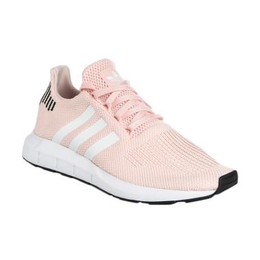 adidas Originals Women Swift Run Sh ... a Wanita - Peach [B37681]