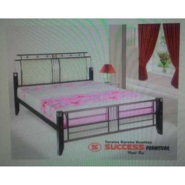 Ranjang Besi Tempat Tidur Besi Semi Kayu 160x200 cm VENUS Success