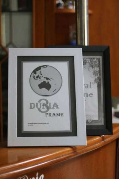 FRAME FOTO / FIGURA / PIGURA / BINGKAI 8RP IJASAH 20X30 Hitam