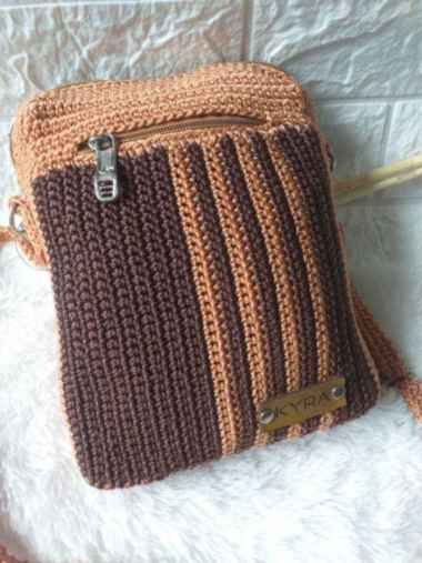 Tas rajut slempang Gold