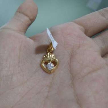 Liontin elegant model hati permata warna emas asli