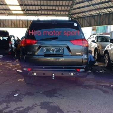 Towing Pajero Lama Model Rocker Bar Black