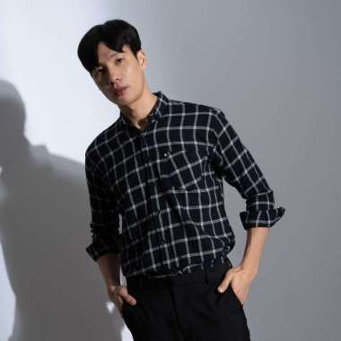 Kemeja panjang pria formal slim fit kotak hitam putih houseofcuff XL