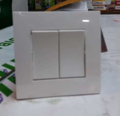 Schneider Vivace Saklar Seri / Saklar Double