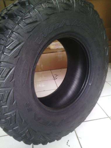 Smittybilt Ban Kevlar Mobil / Ban Goodyear 35/12.5R15 MT