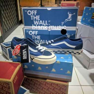 vans checkered blue and black