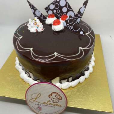 Black Forest Circle Classic 18cm Kue Black Forest