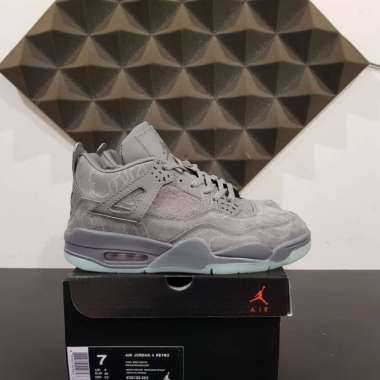 kaws air jordan 4s