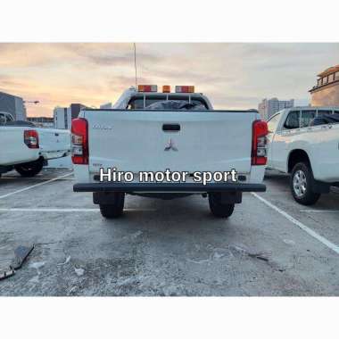 Pengaman Bumper Belakang Triton Black