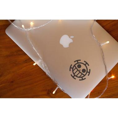 Grapinno Trafalgar Law Pirates Logo Decal Sticker Laptop for Apple MacBook 13 Inch hitam
