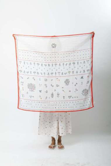 Sejauh Mata Memandang Scarf Matahari Tumbuh Merah