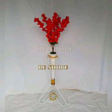Bunga Sakura Pot Standing Pohon Hias Plastil Dekorasi Artificial Merah