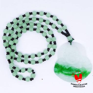 Vee Batu Giok Ukir Budha Handmade Kalung Liontin Hijau muda  2