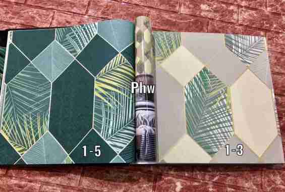 Wallpaper Dinding Motif Mozaik Daun Kotak Hijau Gold 3D Modern