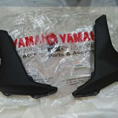 Mole side Sayap bawah pijakan kaki Nmax hitam dof sepasang Original Yamaha