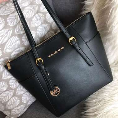 black michael kors purse