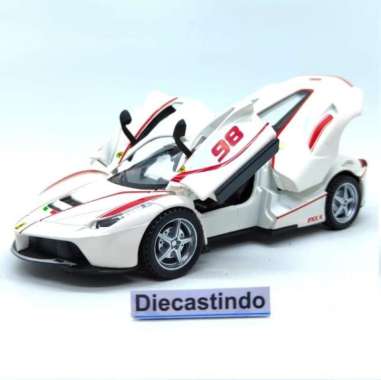 Miniatur / Replika Ferrari LaFerrari Aperta Putih