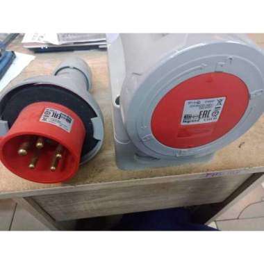 STOPKONTAK/SOCKET + PLUG 5PIN 32A IP 66/67