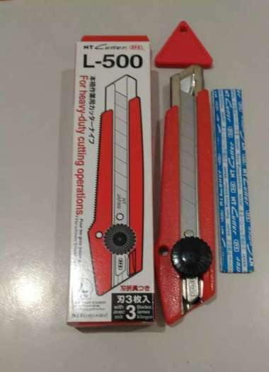 Cutter besar NT L-500 Multicolor