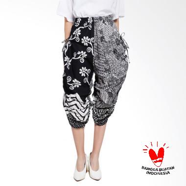 GESYAL Bali pants Serut Batik Tulis ... kulot pendek hitam putih