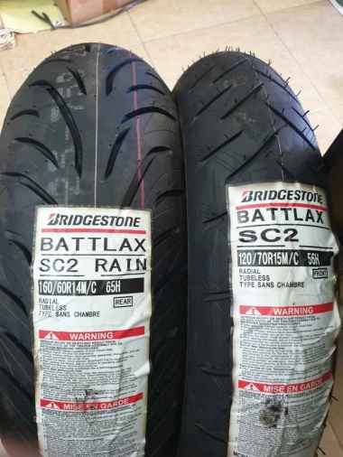 Bridgestone Ban Battlax SC2 120/70-15 &amp; SC2 Rain 160/60-14 Black